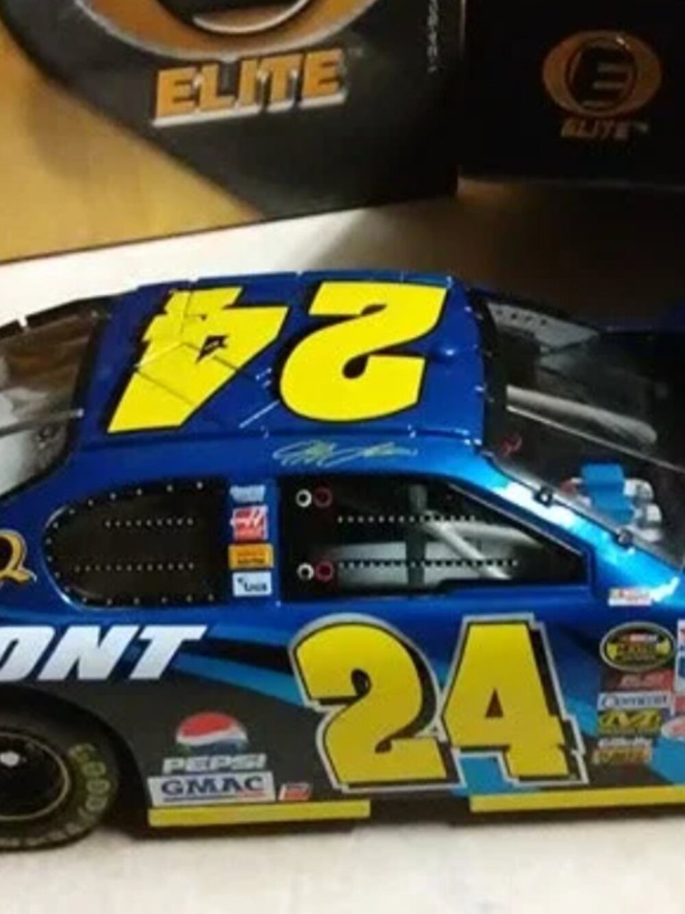 Jeff Gordon 1:24 Nascar diecast car Dupont Pepsi - 1/24 scale